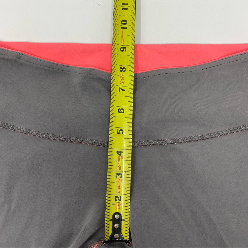 Lululemon Grey Reversible Wunder Under Leggings 10 - Picture 4 of 9